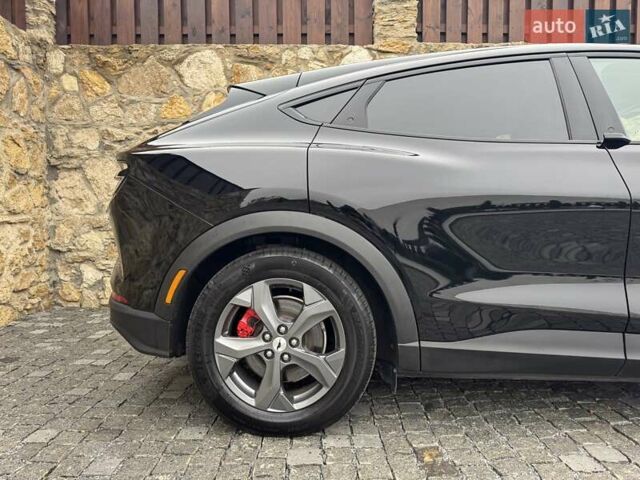 Чорний Форд Mustang Mach-E, об'ємом двигуна 0 л та пробігом 171 тис. км за 22700 $, фото 8 на Automoto.ua