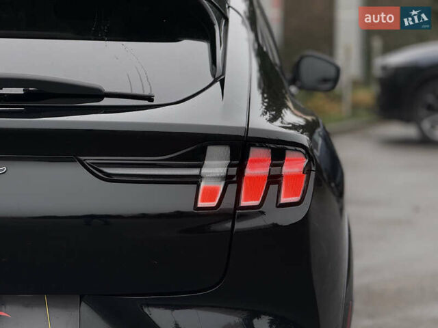 Чорний Форд Mustang Mach-E, об'ємом двигуна 0 л та пробігом 98 тис. км за 25900 $, фото 18 на Automoto.ua