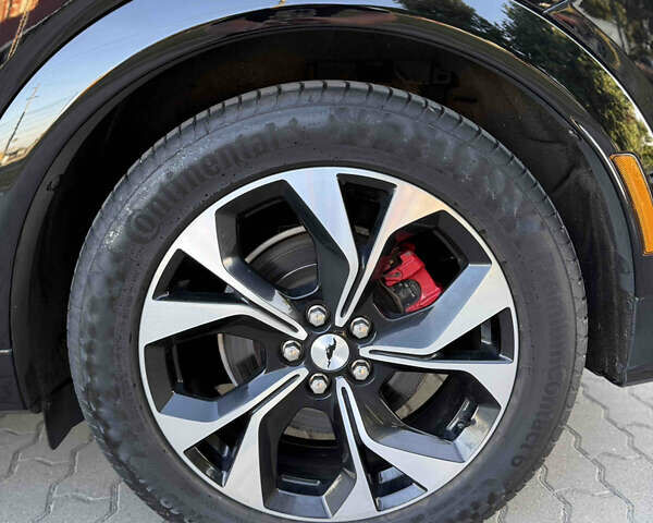 Черный Форд Mustang Mach-E, объемом двигателя 0 л и пробегом 186 тыс. км за 23500 $, фото 11 на Automoto.ua
