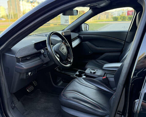 Черный Форд Mustang Mach-E, объемом двигателя 0 л и пробегом 186 тыс. км за 23500 $, фото 8 на Automoto.ua