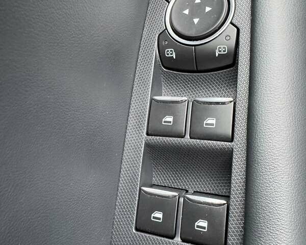 Чорний Форд Mustang Mach-E, об'ємом двигуна 0 л та пробігом 171 тис. км за 22700 $, фото 62 на Automoto.ua