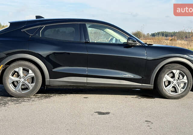 Черный Форд Mustang Mach-E, объемом двигателя 0 л и пробегом 118 тыс. км за 23000 $, фото 10 на Automoto.ua