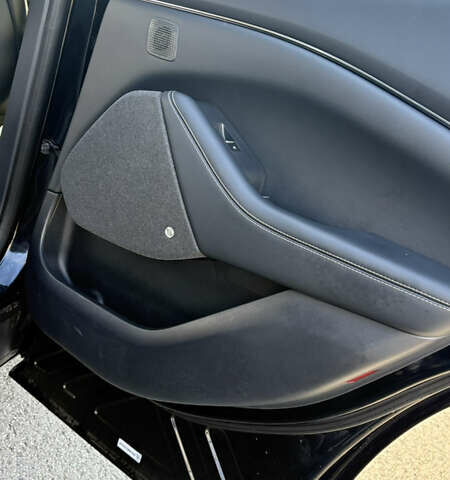 Черный Форд Mustang Mach-E, объемом двигателя 0 л и пробегом 118 тыс. км за 23000 $, фото 18 на Automoto.ua