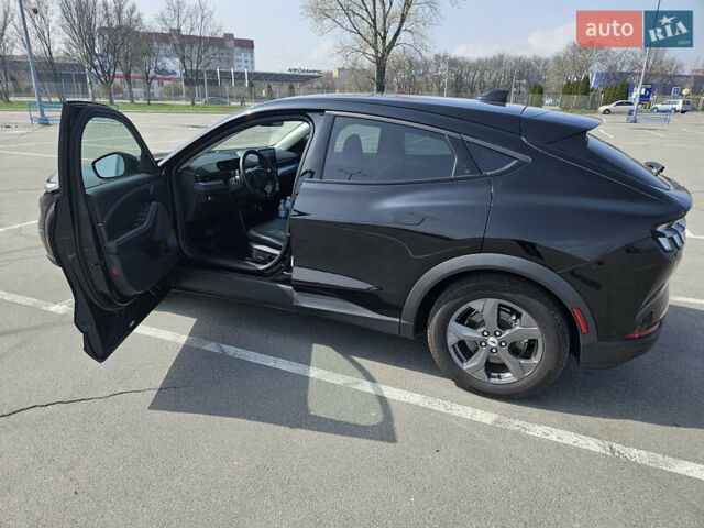 Черный Форд Mustang Mach-E, объемом двигателя 0 л и пробегом 36 тыс. км за 22500 $, фото 6 на Automoto.ua