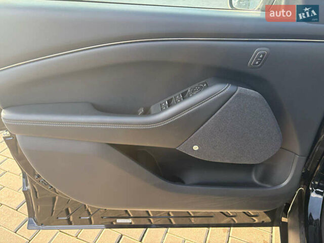 Черный Форд Mustang Mach-E, объемом двигателя 0 л и пробегом 75 тыс. км за 20300 $, фото 27 на Automoto.ua