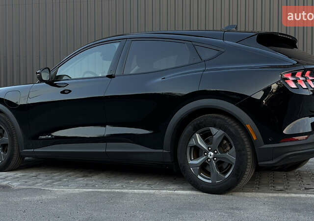 Черный Форд Mustang Mach-E, объемом двигателя 0 л и пробегом 186 тыс. км за 23500 $, фото 5 на Automoto.ua