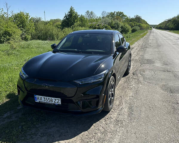 Черный Форд Mustang Mach-E, объемом двигателя 0 л и пробегом 35 тыс. км за 39900 $, фото 3 на Automoto.ua