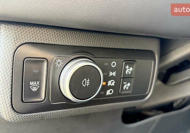 Черный Форд Mustang Mach-E, объемом двигателя 0 л и пробегом 118 тыс. км за 23000 $, фото 24 на Automoto.ua