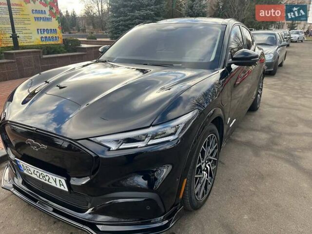 Черный Форд Mustang Mach-E, объемом двигателя 0 л и пробегом 46 тыс. км за 26900 $, фото 5 на Automoto.ua