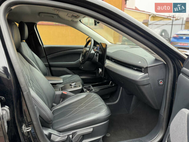 Черный Форд Mustang Mach-E, объемом двигателя 0 л и пробегом 150 тыс. км за 19999 $, фото 66 на Automoto.ua