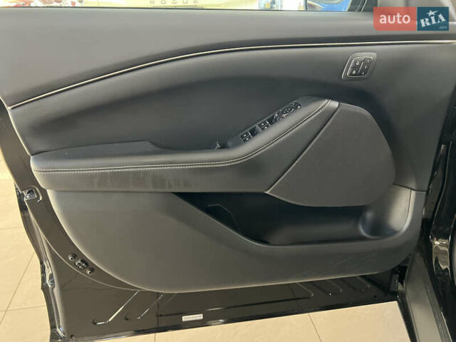 Чорний Форд Mustang Mach-E, об'ємом двигуна 0 л та пробігом 49 тис. км за 26400 $, фото 17 на Automoto.ua