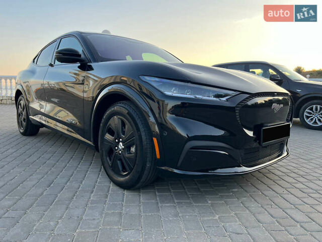 Черный Форд Mustang Mach-E, объемом двигателя 0 л и пробегом 49 тыс. км за 26600 $, фото 1 на Automoto.ua