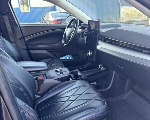 Черный Форд Mustang Mach-E, объемом двигателя 0 л и пробегом 41 тыс. км за 28400 $, фото 25 на Automoto.ua