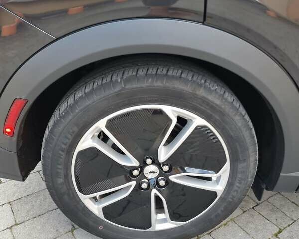 Черный Форд Mustang Mach-E, объемом двигателя 0 л и пробегом 30 тыс. км за 29900 $, фото 4 на Automoto.ua