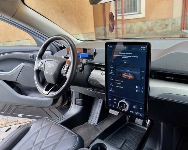 Черный Форд Mustang Mach-E, объемом двигателя 0 л и пробегом 30 тыс. км за 29900 $, фото 24 на Automoto.ua