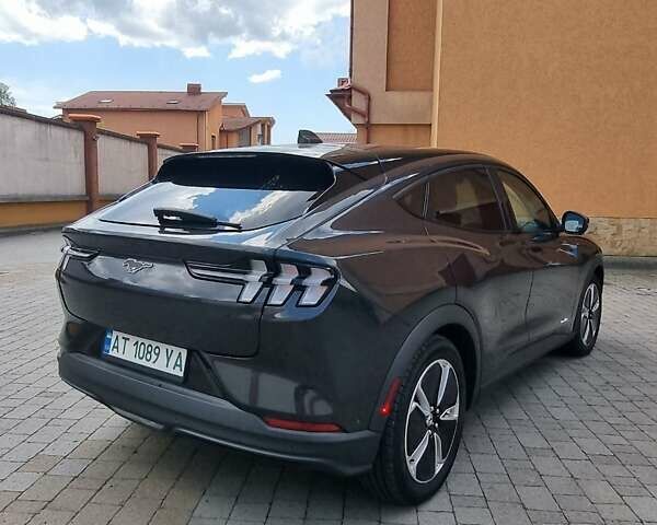Черный Форд Mustang Mach-E, объемом двигателя 0 л и пробегом 30 тыс. км за 29900 $, фото 3 на Automoto.ua