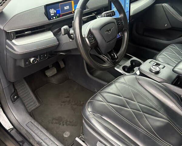 Черный Форд Mustang Mach-E, объемом двигателя 0 л и пробегом 130 тыс. км за 19300 $, фото 17 на Automoto.ua