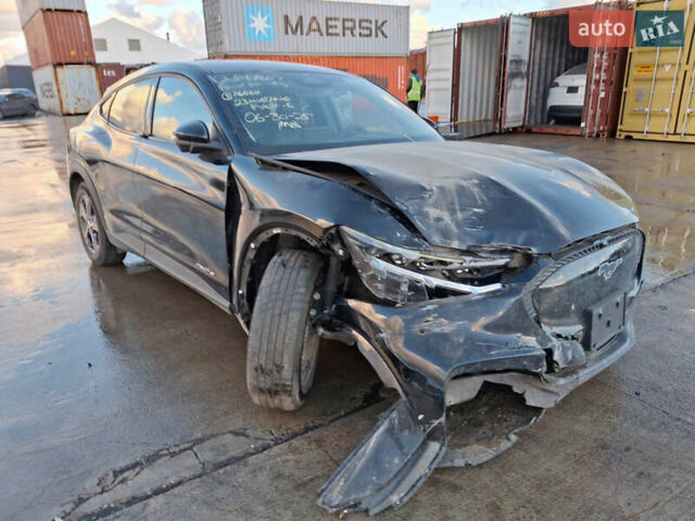 Форд Mustang Mach-E 2022 в Одессе на Automoto.ua Черный Форд Mustang Mach-E, объемом двигателя 0 л и пробегом 38 тыс. км за 15000 $, фото 1 на Automoto.ua