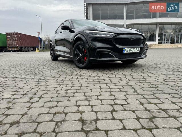 Черный Форд Mustang Mach-E, объемом двигателя 0 л и пробегом 44 тыс. км за 26500 $, фото 2 на Automoto.ua