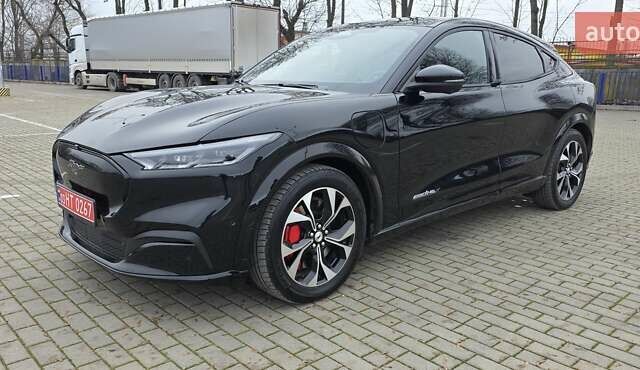 Чорний Форд Mustang Mach-E, об'ємом двигуна 0 л та пробігом 110 тис. км за 27500 $, фото 1 на Automoto.ua