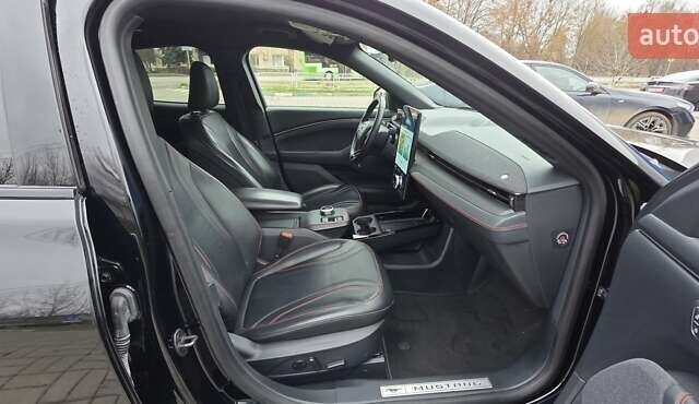 Чорний Форд Mustang Mach-E, об'ємом двигуна 0 л та пробігом 110 тис. км за 27500 $, фото 80 на Automoto.ua