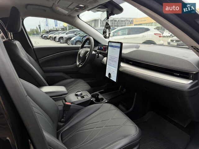 Черный Форд Mustang Mach-E, объемом двигателя 0 л и пробегом 38 тыс. км за 26999 $, фото 12 на Automoto.ua