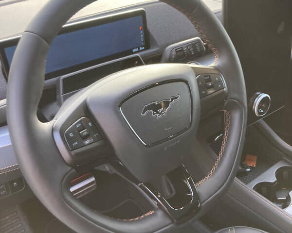 Чорний Форд Mustang Mach-E, об'ємом двигуна 0 л та пробігом 1 тис. км за 45000 $, фото 19 на Automoto.ua
