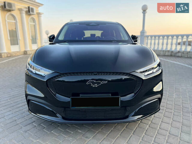 Черный Форд Mustang Mach-E, объемом двигателя 0 л и пробегом 49 тыс. км за 27999 $, фото 1 на Automoto.ua