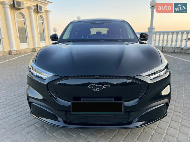 Черный Форд Mustang Mach-E, объемом двигателя 0 л и пробегом 49 тыс. км за 27999 $, фото 6 на Automoto.ua