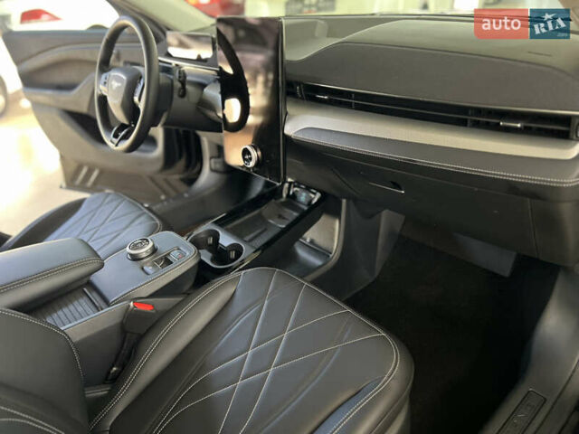 Чорний Форд Mustang Mach-E, об'ємом двигуна 0 л та пробігом 49 тис. км за 26400 $, фото 11 на Automoto.ua