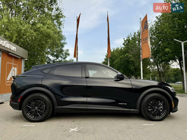 Черный Форд Mustang Mach-E, объемом двигателя 0 л и пробегом 38 тыс. км за 26999 $, фото 2 на Automoto.ua