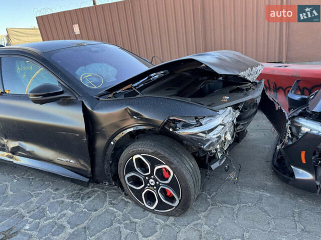 Черный Форд Mustang Mach-E, объемом двигателя 0 л и пробегом 33 тыс. км за 16000 $, фото 12 на Automoto.ua