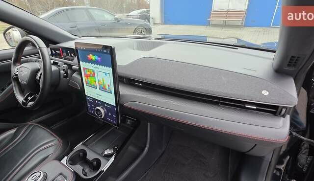 Чорний Форд Mustang Mach-E, об'ємом двигуна 0 л та пробігом 110 тис. км за 27500 $, фото 79 на Automoto.ua