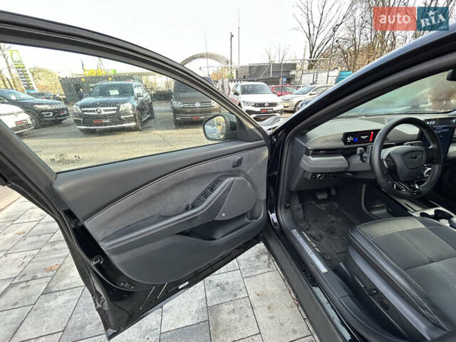 Черный Форд Mustang Mach-E, объемом двигателя 0 л и пробегом 15 тыс. км за 37000 $, фото 17 на Automoto.ua