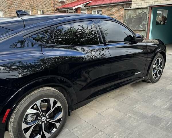 Чорний Форд Mustang Mach-E, об'ємом двигуна 0 л та пробігом 17 тис. км за 29800 $, фото 5 на Automoto.ua