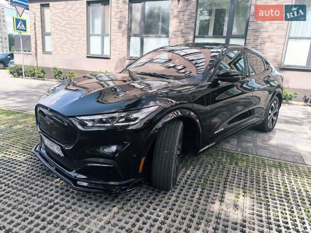 Черный Форд Mustang Mach-E, объемом двигателя 0 л и пробегом 9 тыс. км за 26777 $, фото 4 на Automoto.ua