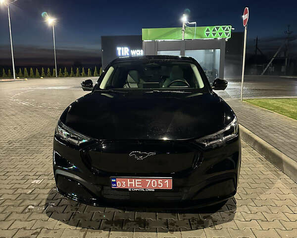 Чорний Форд Mustang Mach-E, об'ємом двигуна 0 л та пробігом 13 тис. км за 31500 $, фото 4 на Automoto.ua