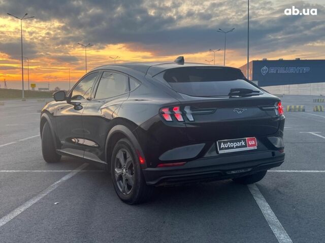 Черный Форд Mustang Mach-E, объемом двигателя 0 л и пробегом 26 тыс. км за 27590 $, фото 9 на Automoto.ua