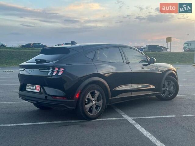 Черный Форд Mustang Mach-E, объемом двигателя 0 л и пробегом 26 тыс. км за 27590 $, фото 12 на Automoto.ua