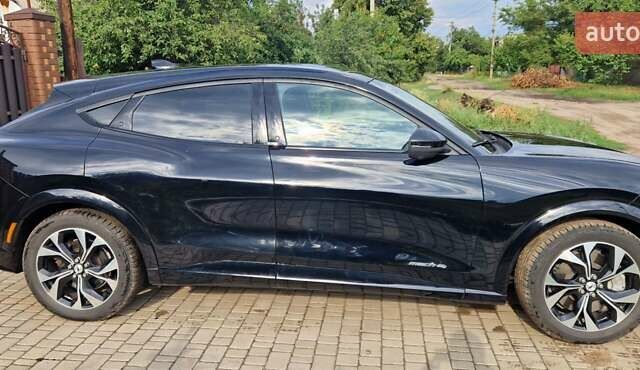 Черный Форд Mustang Mach-E, объемом двигателя 0 л и пробегом 13 тыс. км за 26500 $, фото 5 на Automoto.ua