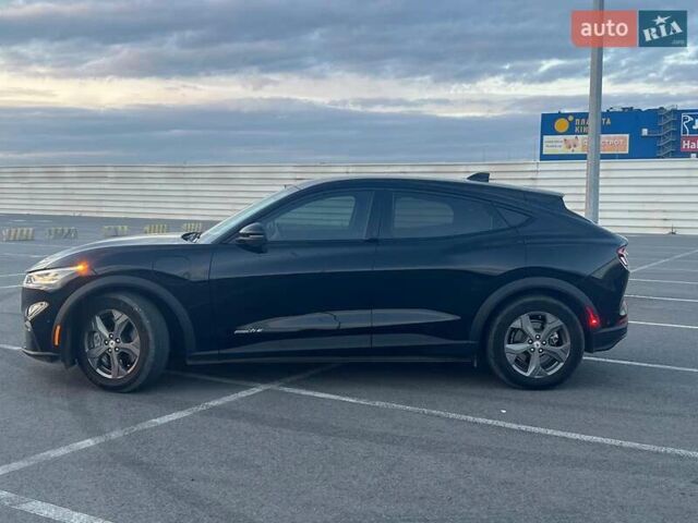 Черный Форд Mustang Mach-E, объемом двигателя 0 л и пробегом 26 тыс. км за 27590 $, фото 6 на Automoto.ua