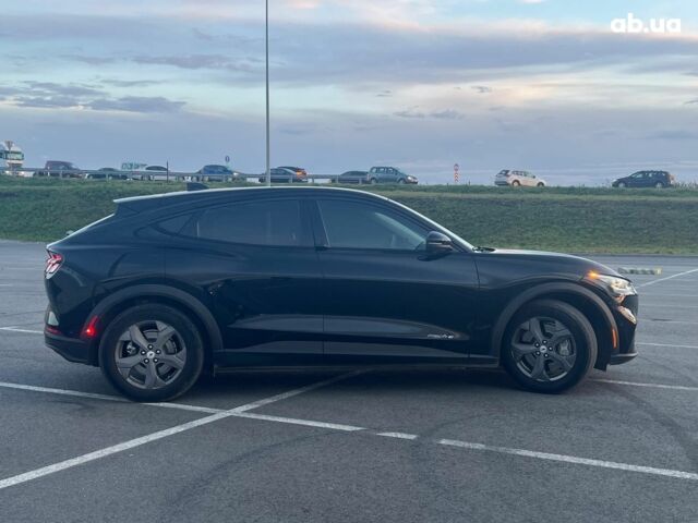 Черный Форд Mustang Mach-E, объемом двигателя 0 л и пробегом 26 тыс. км за 27590 $, фото 13 на Automoto.ua