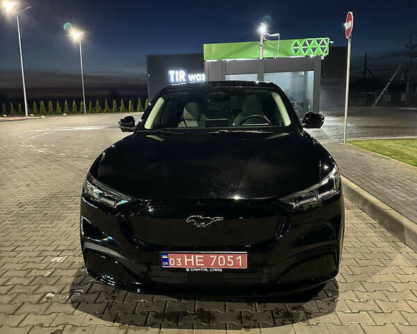 Чорний Форд Mustang Mach-E, об'ємом двигуна 0 л та пробігом 13 тис. км за 31500 $, фото 2 на Automoto.ua