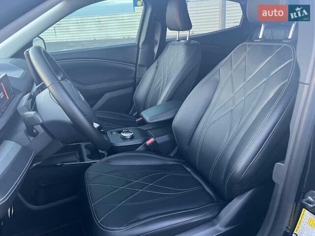 Черный Форд Mustang Mach-E, объемом двигателя 0 л и пробегом 26 тыс. км за 27590 $, фото 24 на Automoto.ua