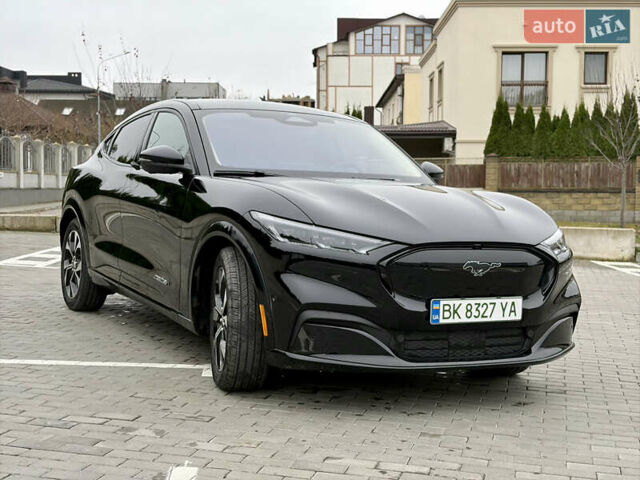 Черный Форд Mustang Mach-E, объемом двигателя 0 л и пробегом 10 тыс. км за 26999 $, фото 3 на Automoto.ua