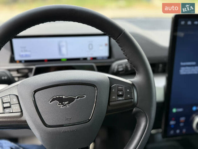 Черный Форд Mustang Mach-E, объемом двигателя 0 л и пробегом 15 тыс. км за 29999 $, фото 13 на Automoto.ua