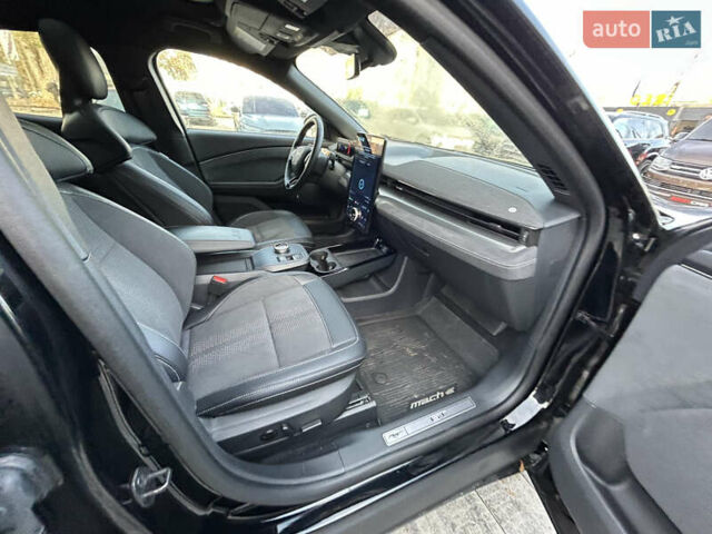 Черный Форд Mustang Mach-E, объемом двигателя 0 л и пробегом 15 тыс. км за 37000 $, фото 29 на Automoto.ua