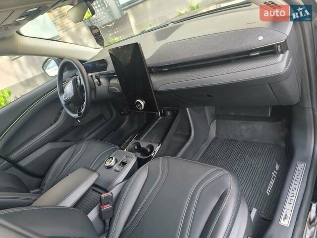 Черный Форд Mustang Mach-E, объемом двигателя 0 л и пробегом 9 тыс. км за 26777 $, фото 20 на Automoto.ua