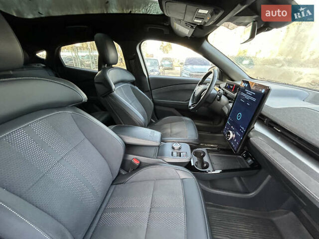 Черный Форд Mustang Mach-E, объемом двигателя 0 л и пробегом 15 тыс. км за 37000 $, фото 30 на Automoto.ua