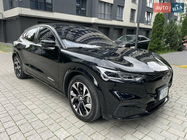 Черный Форд Mustang Mach-E, объемом двигателя 0 л и пробегом 17 тыс. км за 29999 $, фото 4 на Automoto.ua